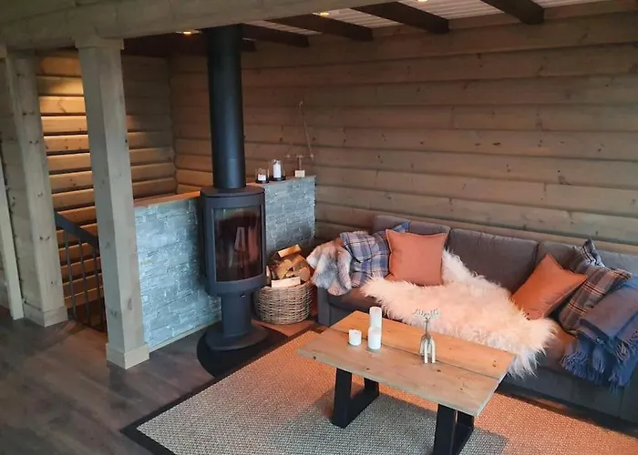 Feriehus New, Mountain Paradise, Biking, Alpine Touring, Skiing In & Out