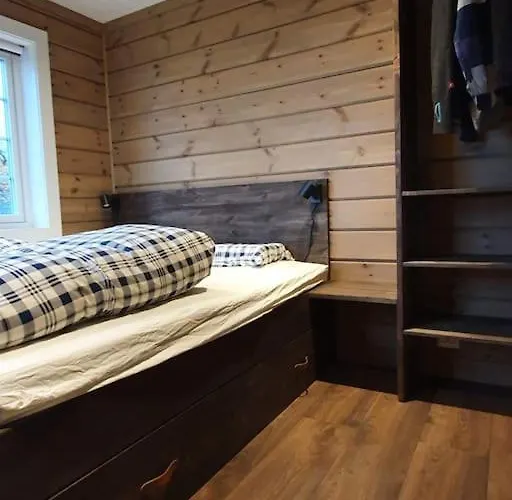 Feriehus New, Mountain Paradise, Biking, Alpine Touring, Skiing In & Out *